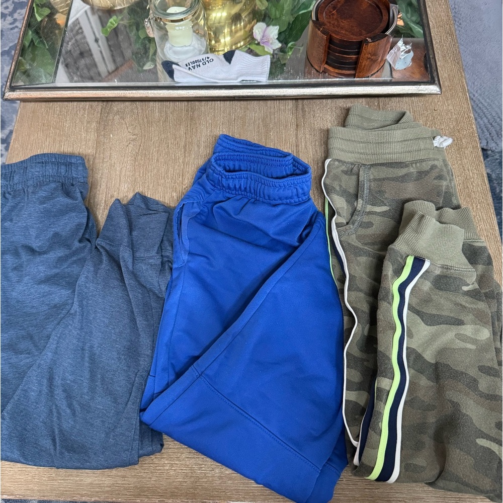 Boys sweatpants bundle size 7 to 10 EUC